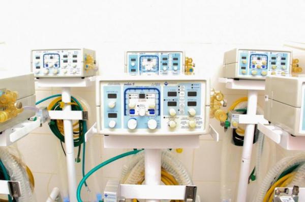 O temor das autoridades é de que faltem leitos em UTIs para pacientes com síndromes respiratórias graves (Foto: Rodrigo Chagas)