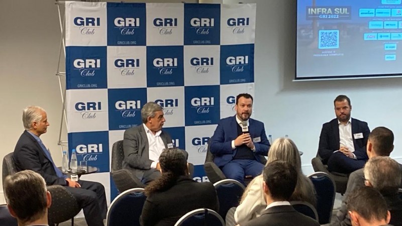 Secretário Artur Lemos participou de painel juntamente com o prefeito de Porto Alegre, Sebastião Melo - Foto: Ascom Defesa Civil