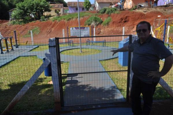 Prefeito Nilson pediu apoio da população para combater a denúncia (Foto: Jonas Martins)