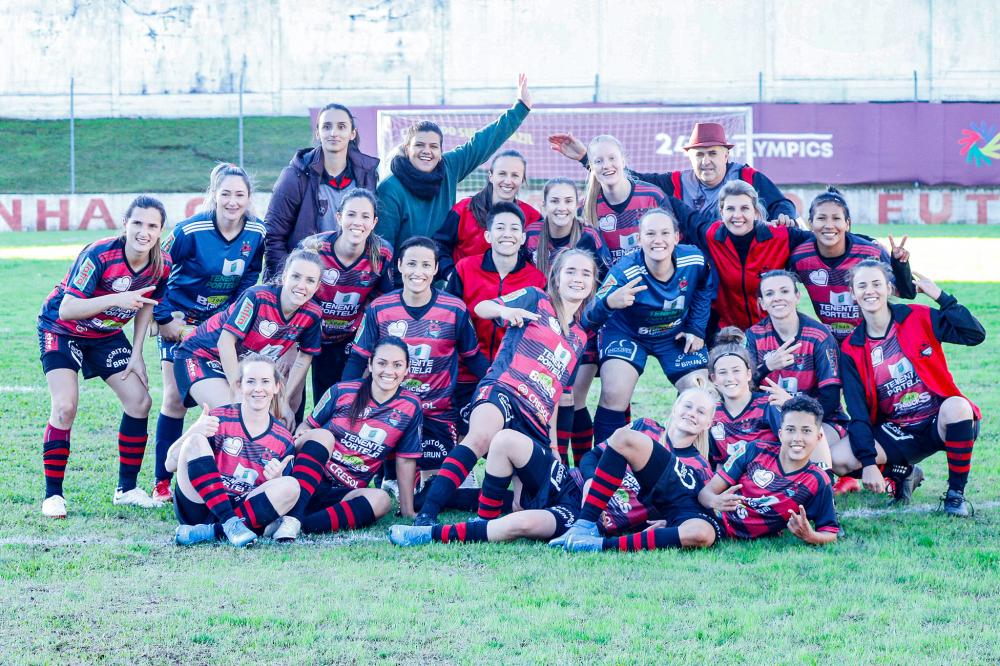 Gurias do Yucumã se classificaram após vencer o Juventude (Foto: Maria Eduarda Fortes)