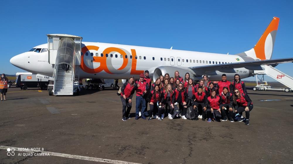Grande parte do elenco nunca tinha viajado de avião (Foto: Divulgação)