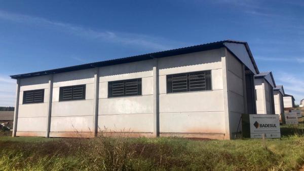 Através de financiamento com o BADESUL, Executivo de Coronel Bicaco construirá quatro pavilhões no Distrito Industrial (Foto: Diones Roberto Becker)