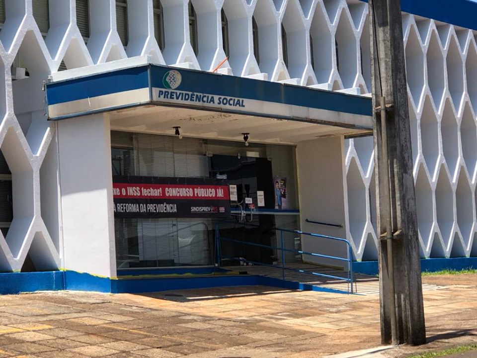 Agências devem funcionar por 12 horas diárias, com o horário de abertura fixado entre 6h30min e 10h00min (Foto: Diones Roberto Becker)