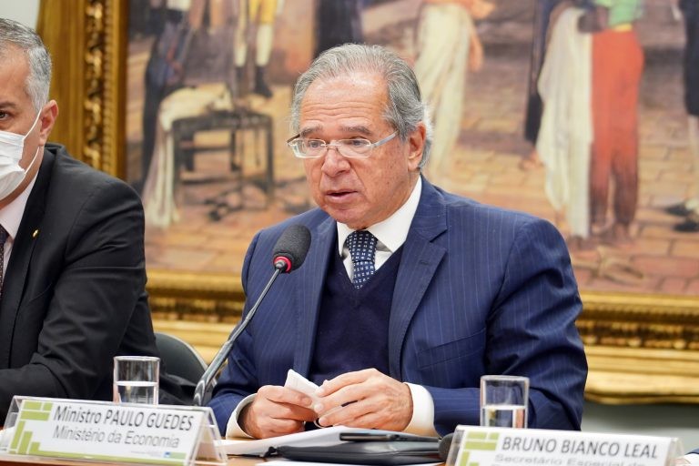Por ter sido convocado, Guedes é obrigado a comparecer - (Foto: Pablo Valadares/Câmara dos Deputados)