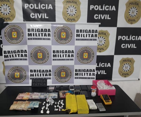 Materiais apreendidos durante a ação policial (Foto: Divulgação/37º BPM)
