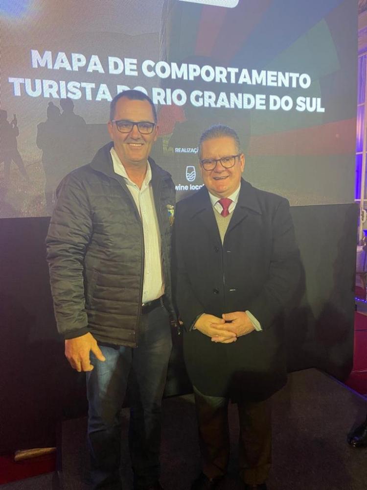 Prefeito de Derrubadas esteve com o Governador do Estado, Ranolfo Viera Junior (Foto: Divulgação)