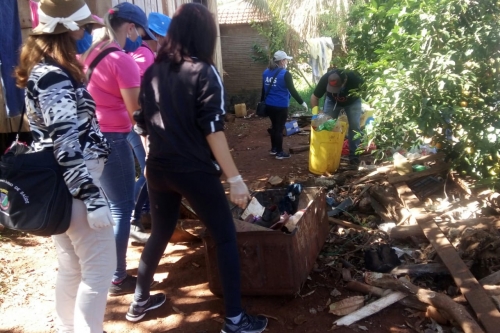 Funcionários municipais têm trabalhado forte na fiscalização para combater a proliferação do Aedes Aegypti (Foto: ASCOM Três Passos)