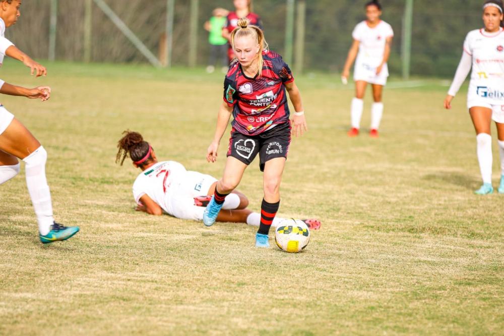 Equipe estreia no próximo domingo as 15 horas no Estádio do Miraguaí em Tenente Portela (Foto: Maria Eduarda Fortes)