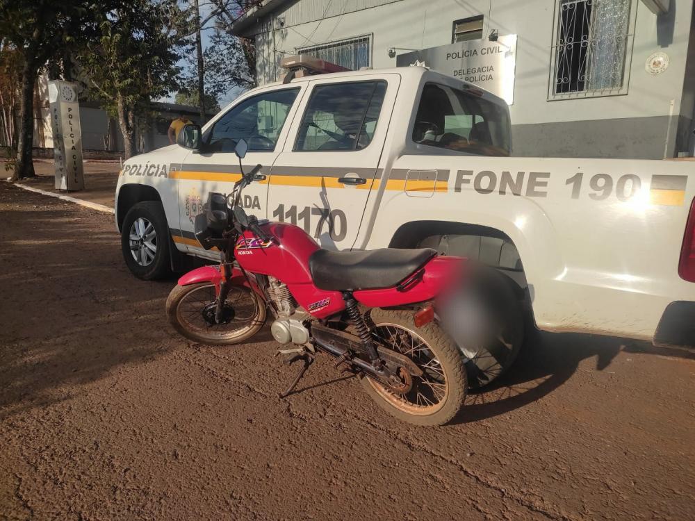 Motocicleta furtada em Tenente Portela foi localizada estacionada na ERS 330 em Miraguaí (Foto: Divulgação | BM)