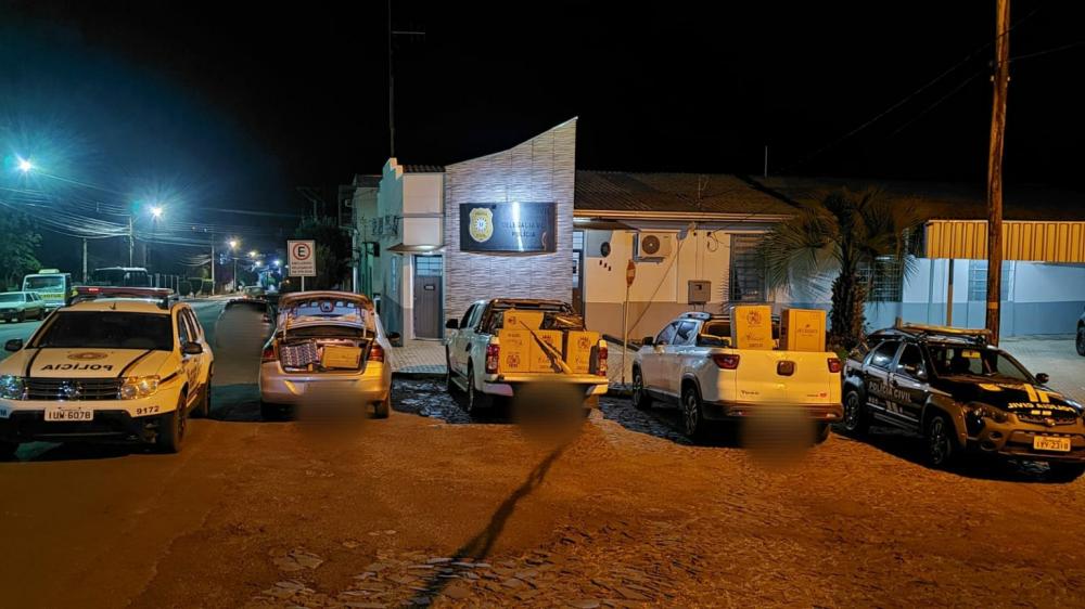 Mercadorias e veículos foram apreendidos na ação (Foto: Divulgação)
