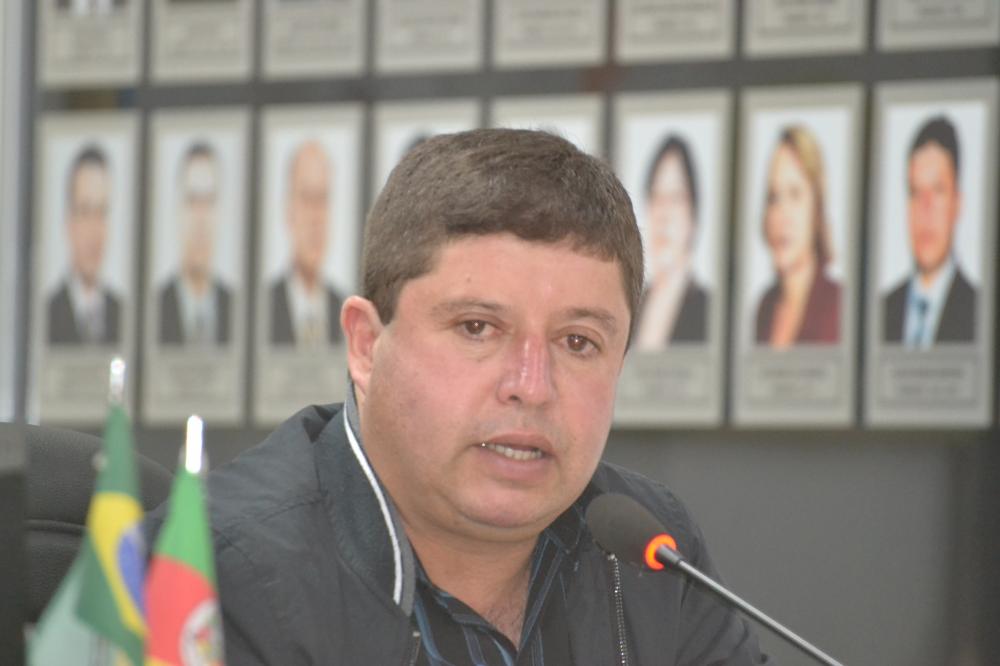 Proposição de Elson Bueno Martins foi aprovada pelo plenário da Câmara de Vereadores (Foto: Diones Roberto Becker)