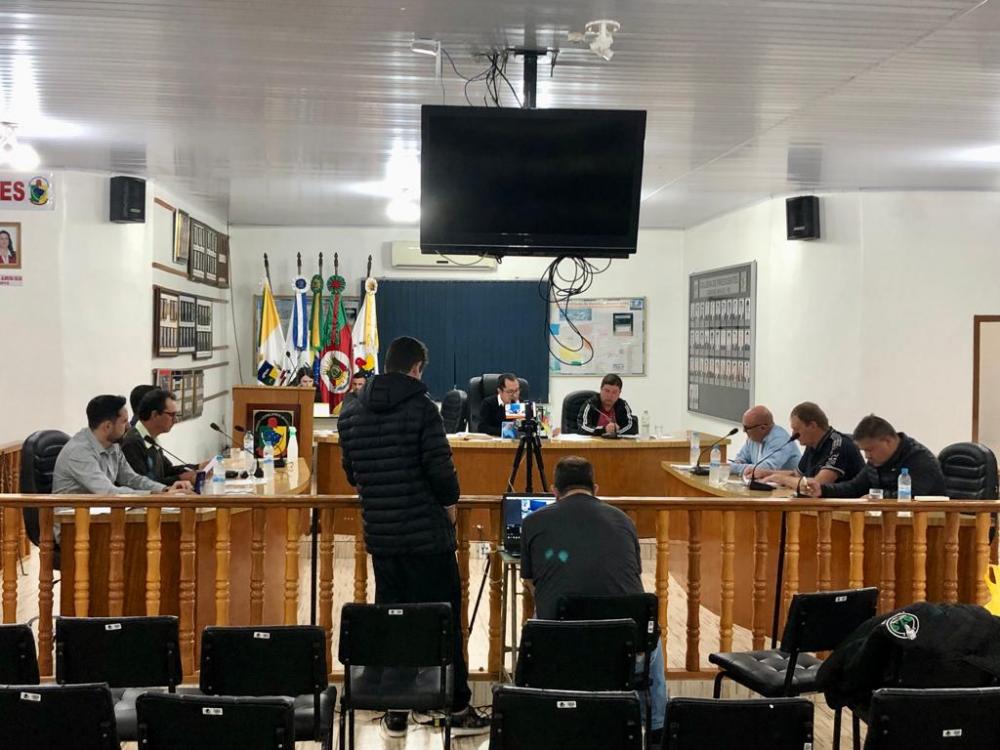 PL que trata da contratação de ACS foi aprovado por unanimidade pelos edis (Foto: Diones Roberto Becker)