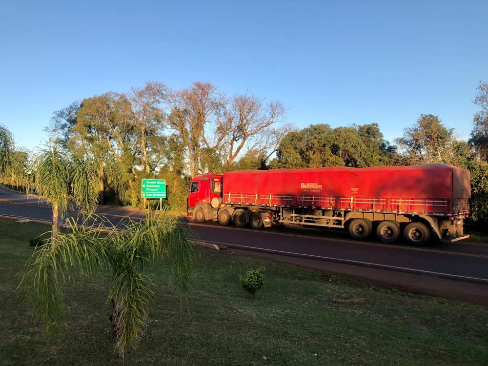 De acordo com dados da Secretaria Nacional de Trânsito, há mais de 3,5 milhões de caminhões em circulação no Brasil (Foto: Diones Roberto Becker)