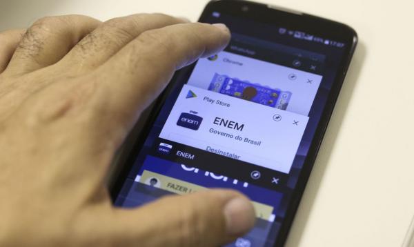 Em meio às dúvidas se as datas do ENEM serão mantidas, a edição 2020 da prova já contabiliza mais de 3,5 milhões de inscrições (Foto: Marcelo Casal Jr/Agência Brasil)