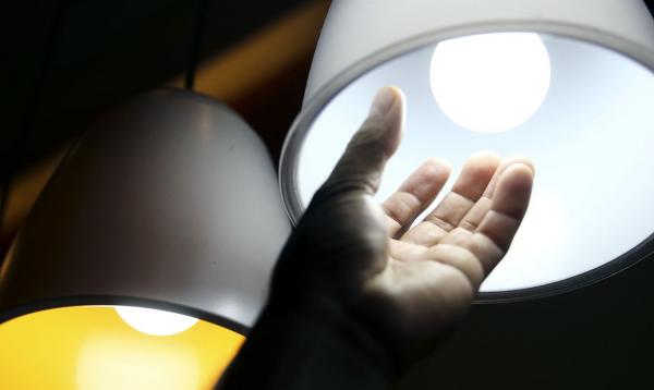 Projeto também obriga a companhia fornecedora de energia a notificar o cidadão antes de realizar o corte por falta de pagamento (Foto: Reprodução/Agência Brasil)