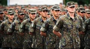 Normalmente, a apresentação obrigatória é feita dentro dos primeiros seis meses do ano em que o brasileiro completar 18 anos de idade (Foto: Reprodução/Governo Federal)