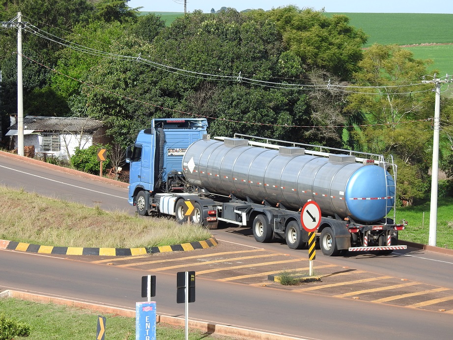 De acordo com dados do Ministério da Infraestrutura, há mais de 3,5 milhões de caminhões em circulação no Brasil (Foto: Diones Roberto Becker)