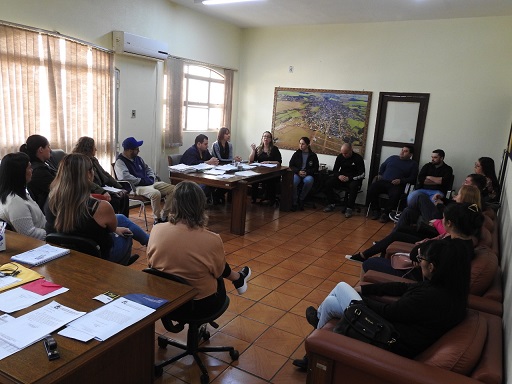 Reunião entre Comissão Especial Eleitoral e candidatos aptos (Foto: Divulgação | ASCOM Coronel Bicaco)