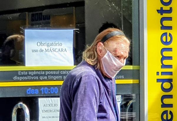 O não uso do equipamento de proteção individual acarretará em multa fixada pelos estados ou municípios (Foto: Jalmo Fornari)
