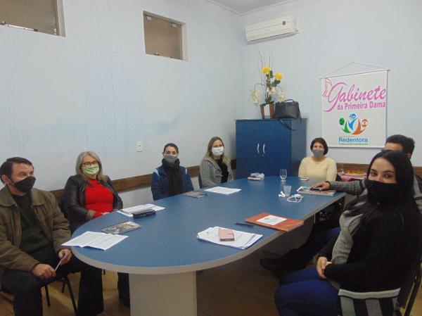 Reunião ocorreu no CRAS de Redentora (Foto: Divulgação)