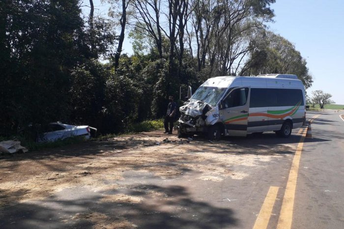 Guilherme Waldow Bottega e Eduardo Augusto da Silva Morgenstern ocupavam o VW Jetta e morreram no local (Foto: Divulgação | CRBM)