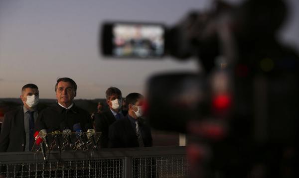 Jair Bolsonaro fez referência à controvérsia causada pelas pesquisas que a OMS conduzia sobre a hidroxicloroquina (Foto: Marcello Casal Jr/Agência Brasil)