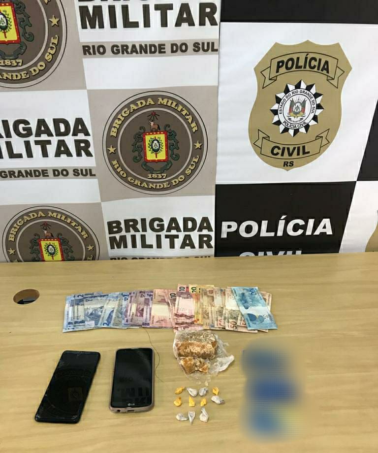 Cumprimento de mandado culminou na localização de droga e dinheiro (Foto: Divulgação | BM)