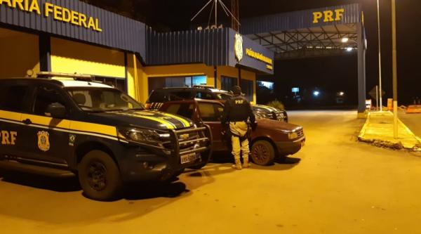 Homem foi preso e encaminhado à Polícia Civil de Sarandi (Foto: Divulgação/PRF)