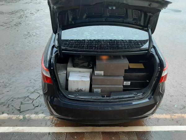 Carga foi apreendida e encaminhada para a Receita Federal (Foto: Divulgação/7º BPM)