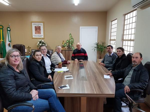 Reunião entre Executivo, Legislativo e direção do HSA (Foto: ASCOM Tenente Portela)