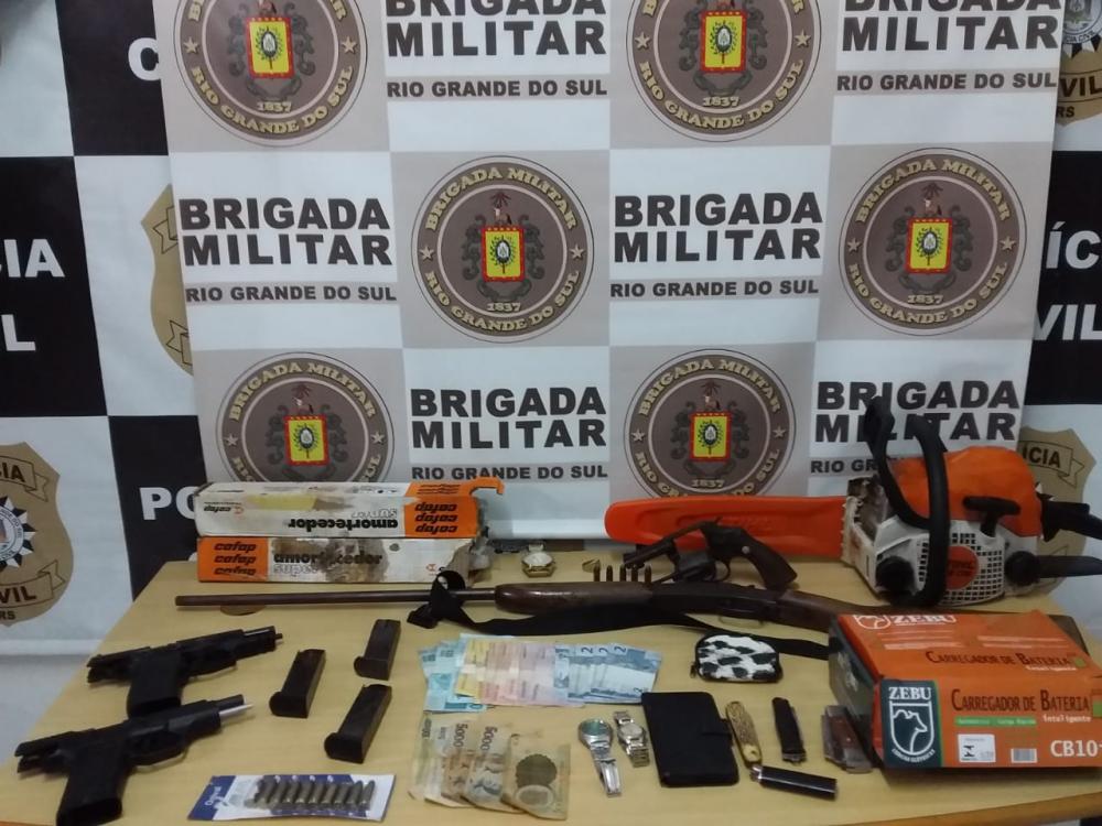 Materiais apreendidos pela Brigada Militar (Foto: Divulgação)