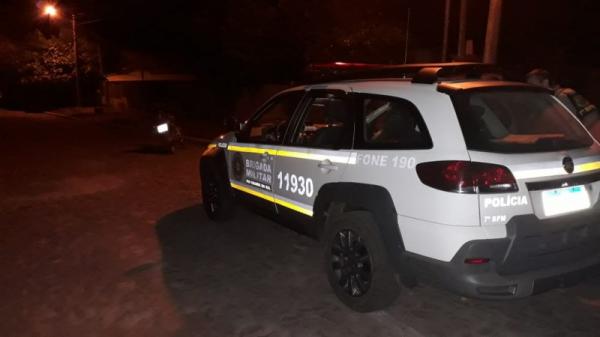 Menor infrator foi encaminhado à Delegacia da Polícia Civil. Após os trâmites legais, ele foi entregue para sua mãe (Foto: Divulgação/7º BPM)