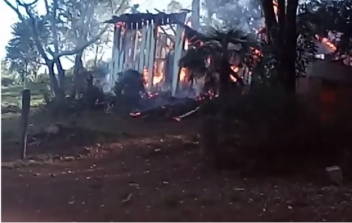 Causas do fogo serão apuradas pela perícia (Foto: Reprodução/Guia Crissiumal)