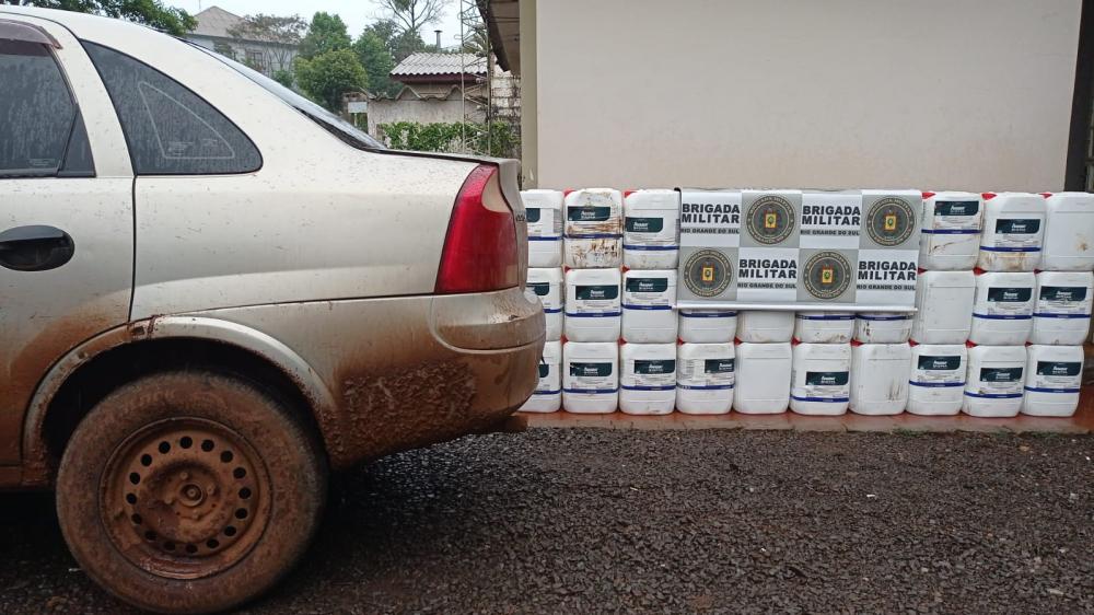 Agrotóxicos foram apreendidos em Crissiumal (Foto: Divulgação)