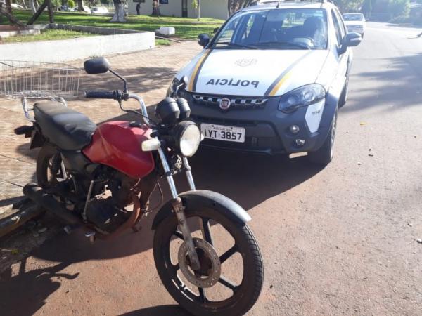 Motocicleta tinha registro de furto/roubo na cidade de Santo Augusto (Foto: Divulgação/Brigada Militar)