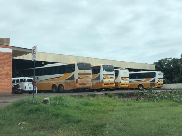 Local foi escolhido como medida paleativa para que os passageiros não fiquem desassistidos - Foto: Diones Roberto Becker