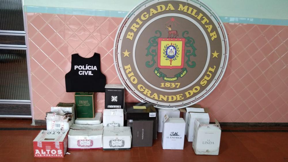 Duas pessoas foram presas na ação (Foto: Divulgação)