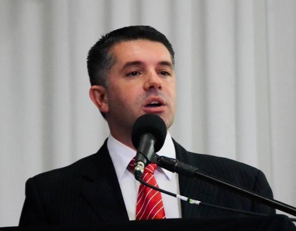 Emanuel Hassen de Jesus, prefeito de Taquari, é quem comandará a entidade no biênio 2020/20121 (Foto: Divulgação/ASCOM Taquari)