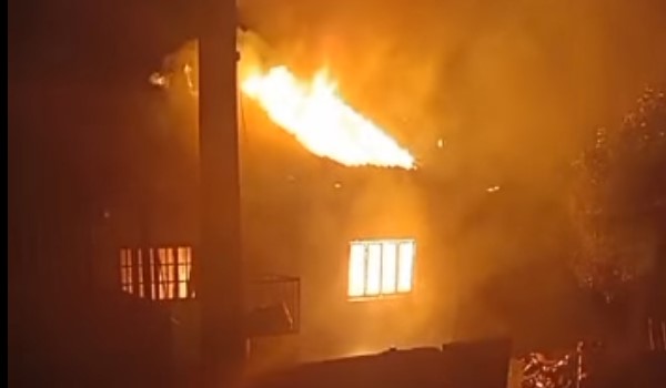 Polícia acredita que incêndio tenha ocorrido por engano (Foto: Internautas)
