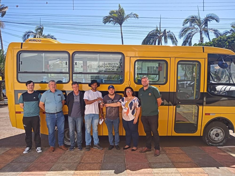Ônibus adquirido pela Prefeitura de Vista Gaúcha (Foto: Divulgação)
