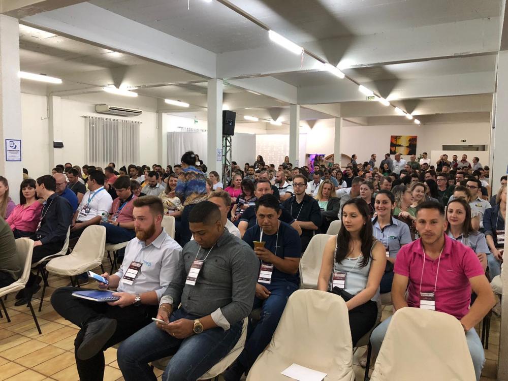 Um grande público prestigiou o evento (Foto: Keli Biguelini))