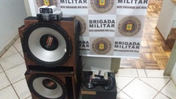 Aparelhagem sonora apreendida pelos policiais militares (Foto: Divulgação/BM)