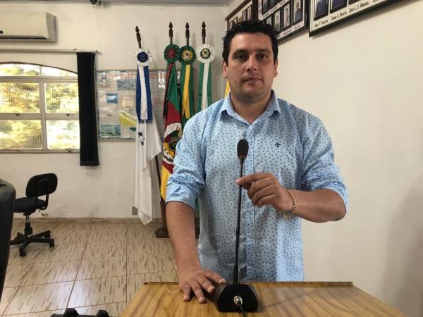 Vereador é enfermeiro por formação e se ofereceu para trabalhar, sem remuneração, durante o período da pandemia (Foto: Diones Roberto Becker)