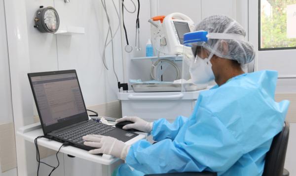 De acordo com o pesquisador, o ITV tem um laboratório muito bom de biologia molecular e uma equipe na área de bioinformática voltada para ciência da vida - Foto: Erasmo Salomão/Agência Brasil