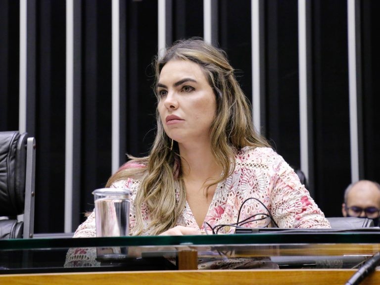 Deputada Paula Belmonte, relatora do projeto - (Foto: Marina Ramos/Câmara dos Deputados)