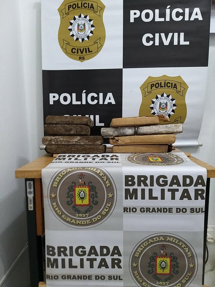 Drogas apreendida durante a ação policial (Foto: Divulgação)