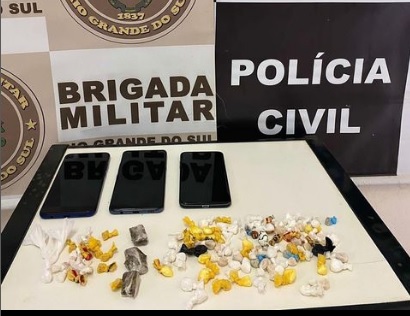 Foram apreendidas, 33 gramas de cocaína, 20 gramas de crack e dez gramas de maconha (Foto: Divulgação | Polícia Civil)
