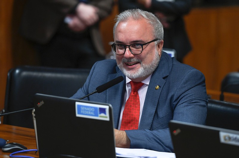 O senador Jean Paul Prates foi o relator da proposta na CAE
