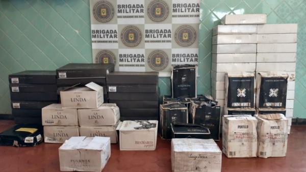 A mercadoria, juntamente com o Fiat Uno e um aparelho celular, ficarão à disposição da Justiça e da Receita Federal do Brasil (Foto: Divulgação/BM)