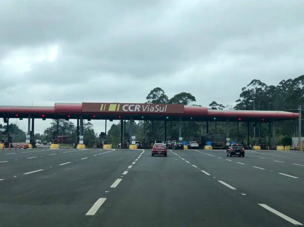 Levantamento considerou até, por exemplo, o volume de veículos de passeio e de transportes cruzando por praças de pedágio (Foto: Diones Roberto Becker)